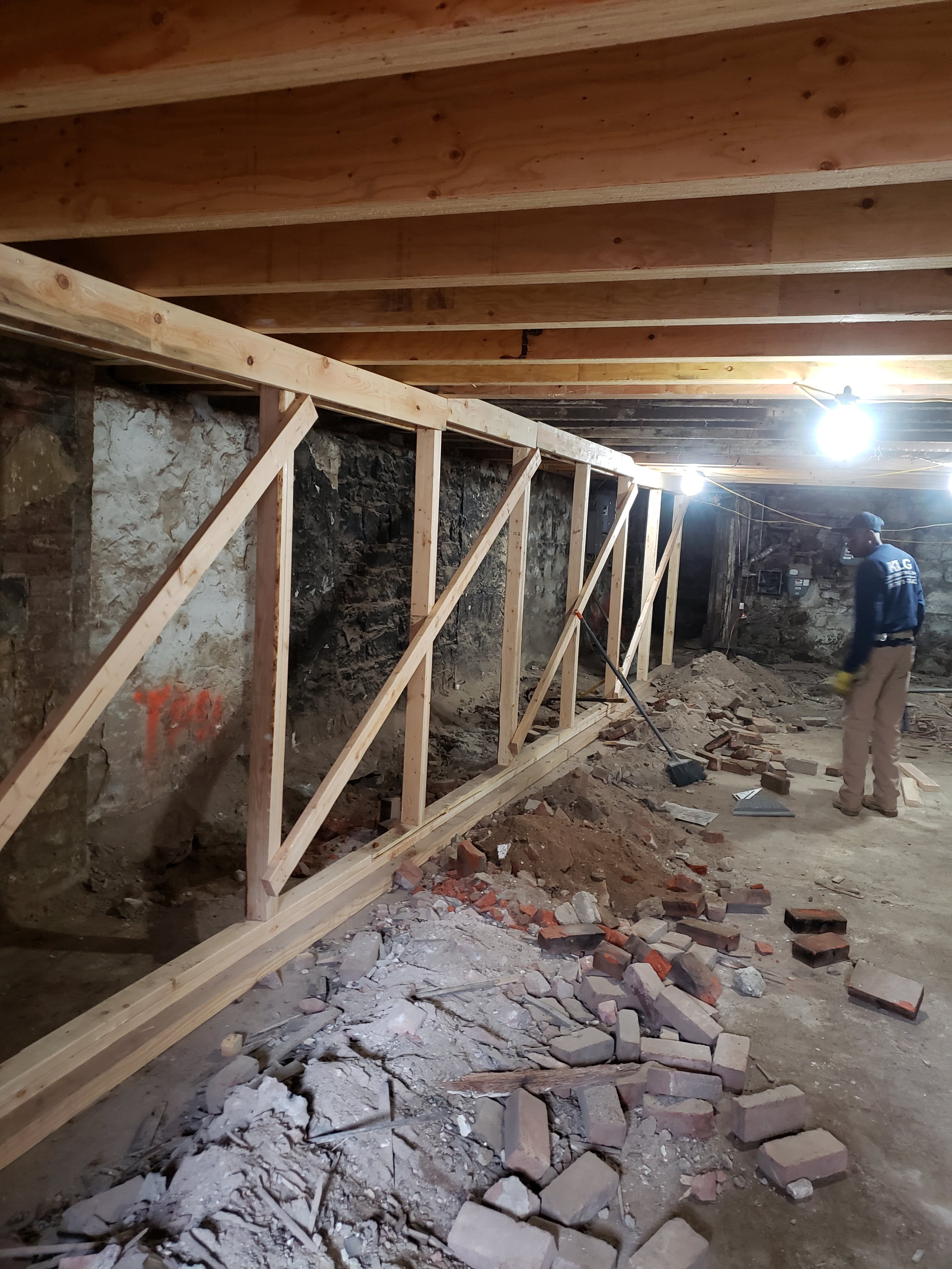 279 Sackett April 19-02.jpg